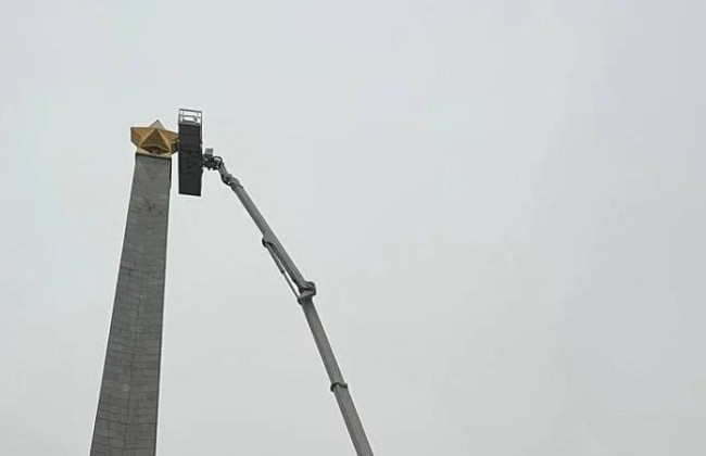 Демонтированную советскую звезду с обелиска на Галицкой площади в Киеве передали в музей