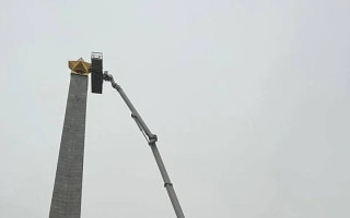 Демонтовану радянську зірку з обеліска на Галицькій площі в Києві передали до музею