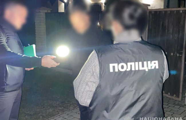 На Киевщине разоблачили главу села на миллионных схемах с закупками одежды для добровольцев