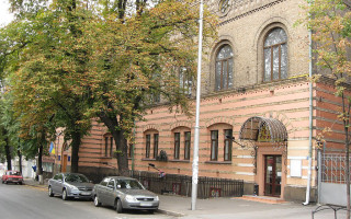 Суд повернув у державну власність приміщення Київського університету ім. Карпенка-Карого