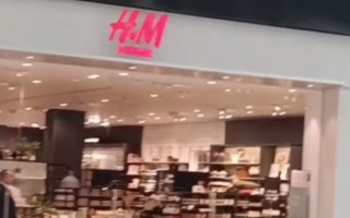 У Києві відновили роботу два магазини мережі H&M, відео