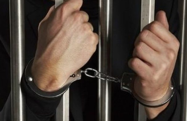 В Тернополе водитель ритуальной службы по дороге в морг снимал золото с умерших