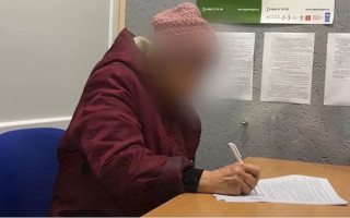 Чекала, доки чоловік піде відпочивати: на Сумщині жінка зарізала співмешканця