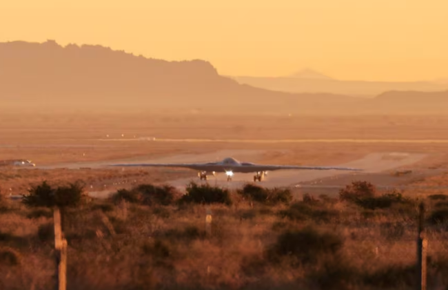 В США впервые взлетел дальнобойный стелс-бомбардировщик B-21 Raider, способный нести ядерное оружие