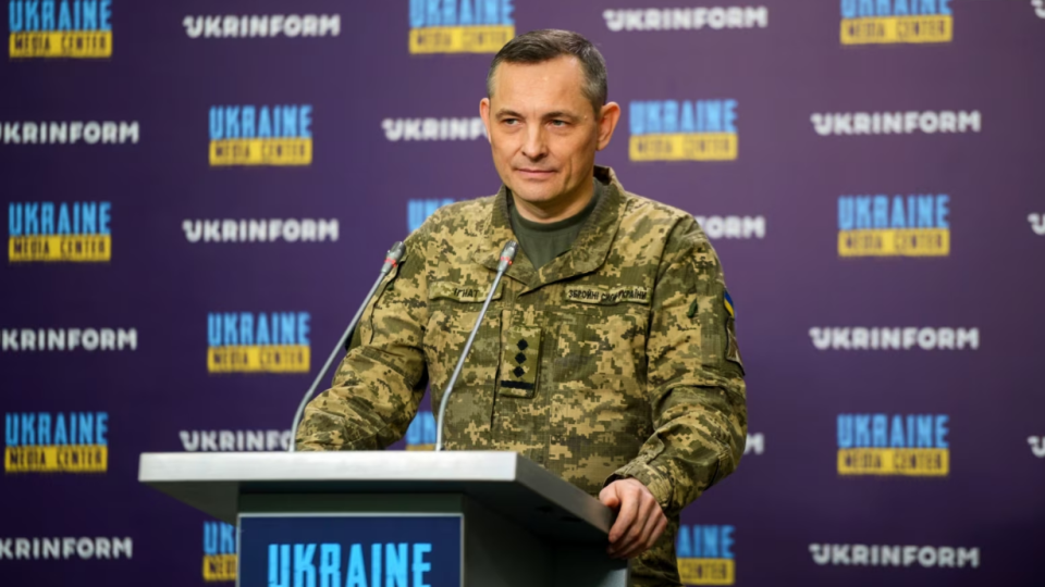 Попередньо ворог випустив балістику, спрацювала ППО – Юрій Ігнат про звуки вибухів у Києві вранці