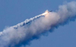 Наслідки ракетної атаки рф: на Київщині пошкоджено 18 будинків та одне підприємство