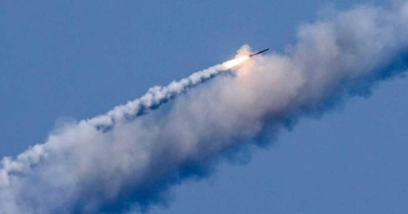 Последствия ракетной атаки рф: на Киевщине повреждены 18 домов и одно предприятие