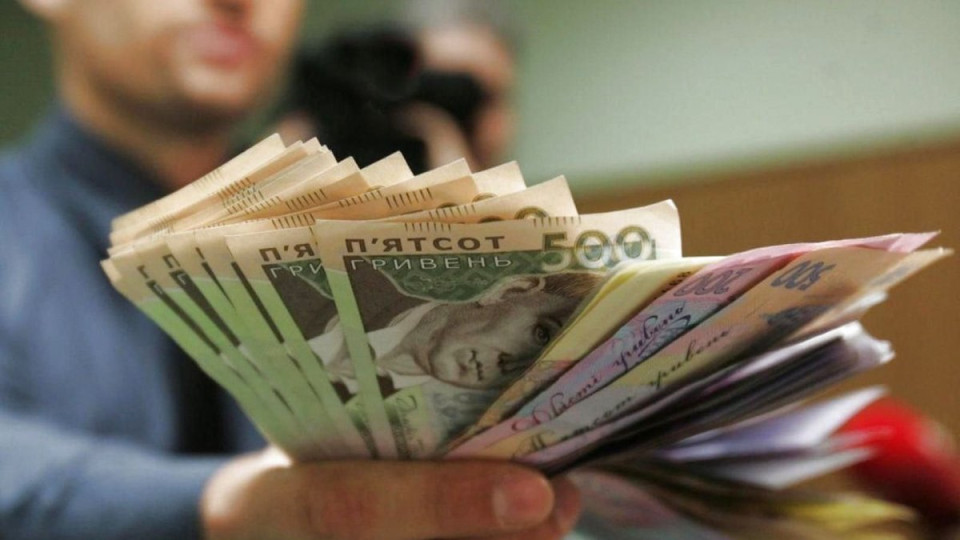 В Украине существенно выросла средняя зарплата: кто получает больше