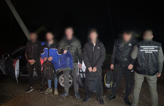 Ехали по высокогорью на мотоцикле: на Закарпатье задержали еще восьмерых уклонистов