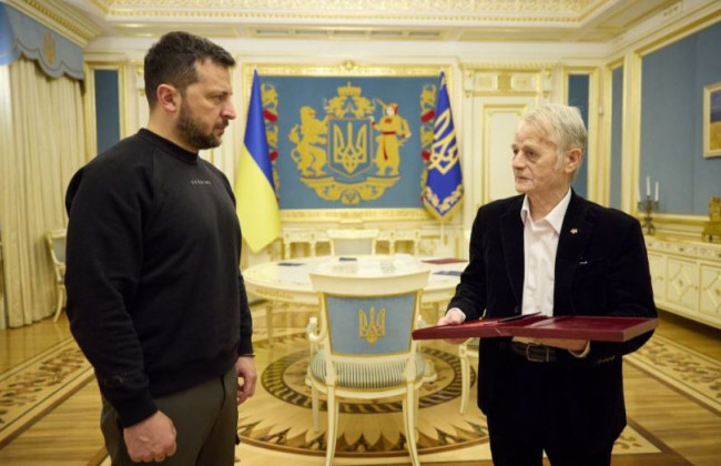 Владимир Зеленский присвоил Мустафе Джемилеву звание Герой Украины