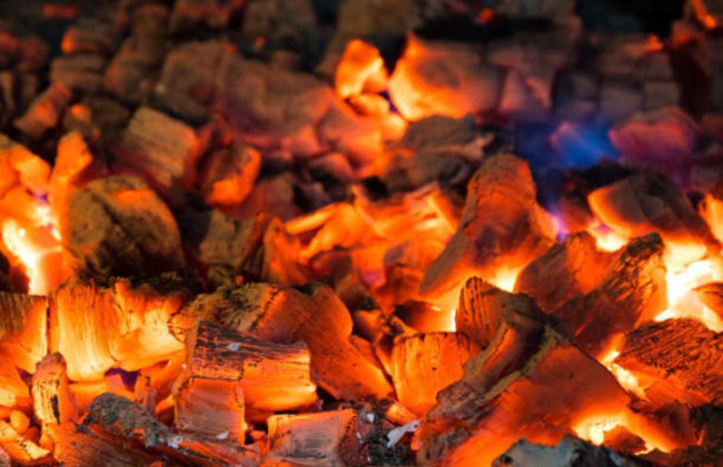 Льготы и субсидии на твердое печное бытовое топливо: нужно ли обращаться в ПФУ для пересчета размера выплат