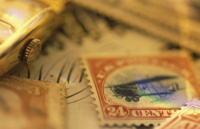 «Перевернутая Дженни» за $2 миллиона: в США продали самую дорогую почтовую марку в истории