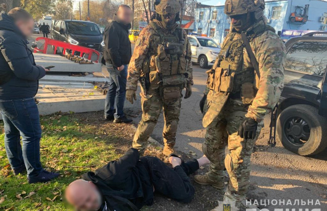 В Днепре задержаны преступники, которые из-за имущественного конфликта бросили гранату в мужчину: фото и видео