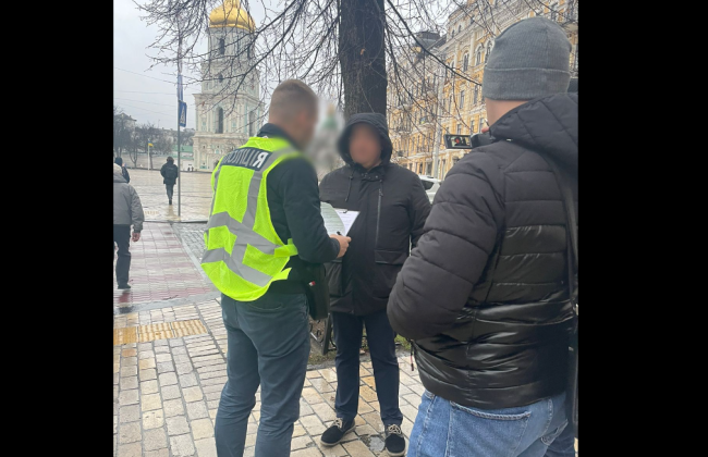 $5 000 взятки следователю за закрытие дела по хищению средств на ремонте укрытий: в Киеве задержан фигурант