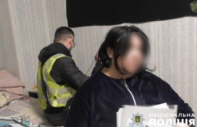 В Киеве мошенница под видом волонтера обманула 15 человек на 1 млн гривен