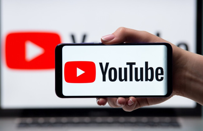 YouTube анонсировал инструмент искусственного интеллекта, создающий треки в стиле известных певцов