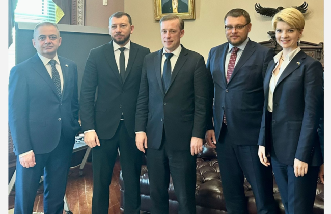 Директор НАБУ и глава НАПК смогут выезжать в заграничную служебную командировку только с разрешения Дениса Шмыгаля, - Кабмин внес изменения