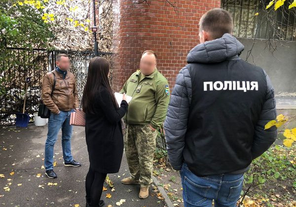 Хищение 9,5 тысяч литров топлива для военных: экс-чиновнику сообщено о подозрении