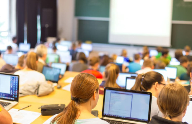 Австрия продолжила выплату стипендий для украинцев и освободила их от оплаты за обучение