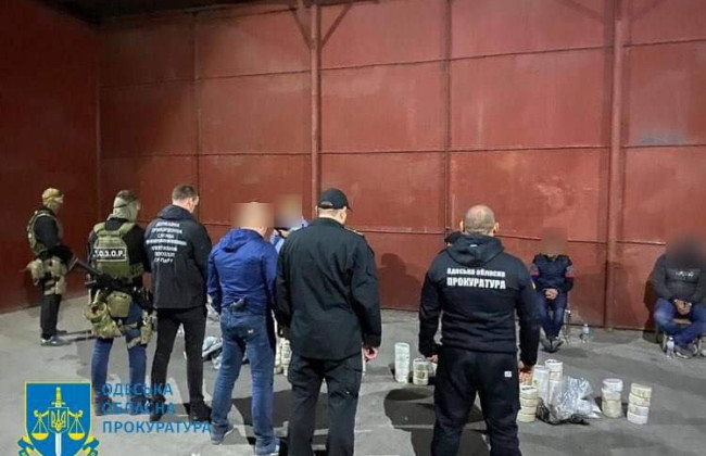 Судили четырех граждан Израиля за контрабанду кокаина через Одесский порт