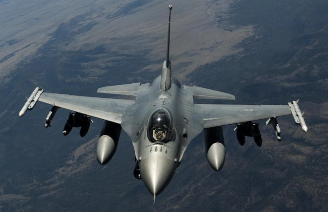 Пентагон планирует поставлять в Украину запчасти к истребителям F-16