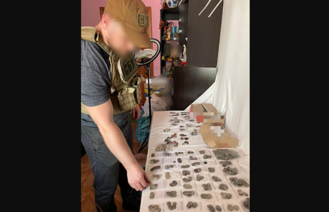 Старинное оружие, предметы обихода и украшения: жителя Сум будут судить за контрабанду культурных ценностей в Германию