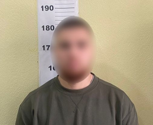 Мужчина под видом женщины через сайт знакомств обманул гражданина на более 20 тысяч гривен