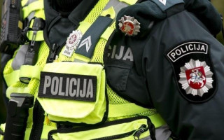 В Литве из двух аэропортов эвакуировали около 100 пассажиров из-за сообщения о взрывчатке