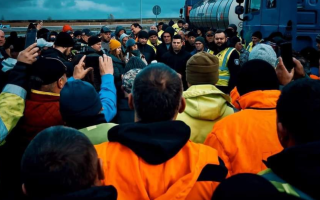 Чи штрафуватимуть за порушення режиму праці та відпочинку водіїв, які не можуть виїхати з Польщі – відповідь