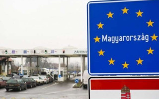 Через блокаду кордону в Польщі та Словаччині з’явилися черги з українських вантажівок в Угорщині