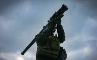 Минобороны будет поставлять новое оружие сразу на поле боя