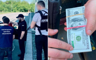 Помогал уклонистам выезжать за границу: суд наказал экс-руководителя центра предоставления админуслуг