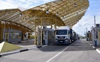 До 2 тысяч грузовиков стоят на каждом заблокированном пункте пропуска с Польшей