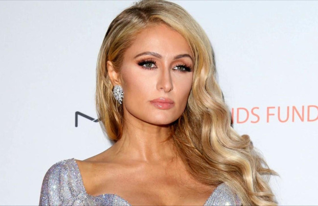 Компания Пэрис Хилтон прекратила сотрудничество с соцсетью Илона Маска на фоне обвинений в антисемитизме