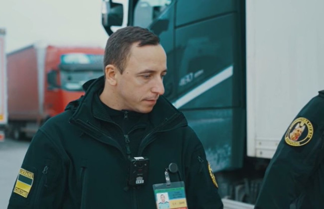 В Украине таможенники начали работать с нагрудными видеорегистраторами