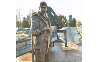 Убили за «Слава Украине»: в Нежине появился памятник расстрелянному Герою Мациевскому, фото