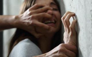 Швейцарский суд смягчил наказание за изнасилование, потому что оно длилось «недолго»