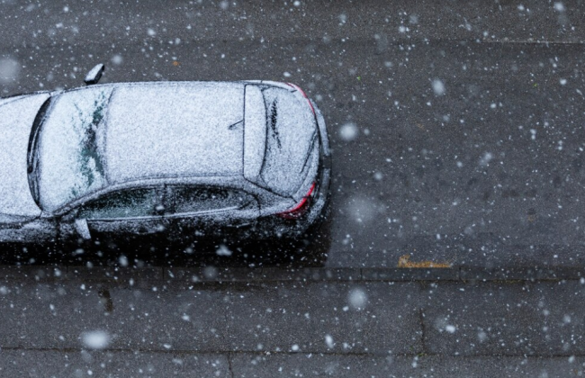 Как пешеходам избежать травм на скользком покрытии: советы патрульных