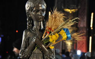 Україна сьогодні вшановує пам’ять жертв Голодоморів
