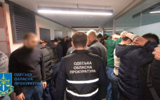 Действовали под видом работников инвесткомпании: в Одессе разоблачили мошеннический колл-центр