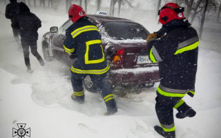 На Одещині потужна хуртовина: перекрита траса Одеса-Рені, фото і відео