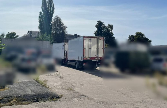 Приобрел фуру для общества под видом гуманитарной помощи для ВСУ: подозревают директора ООО