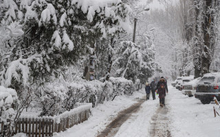В Одессе все школы переводят на дистанционку из-за сильных снегопадов
