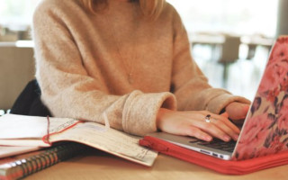 Які в Україні доступні можливості для жінок у бізнесі та при працевлаштуванні: подробиці