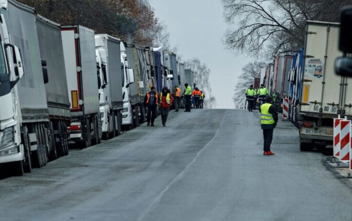 Польські перевізники пригрозили заблокувати всі пункти пропуску на кордоні з Україною