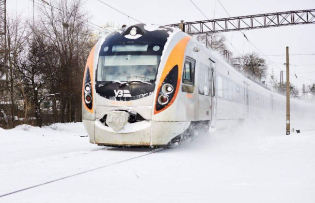 Непогода в Украине: некоторые поезда задерживаются на 3-4 часа