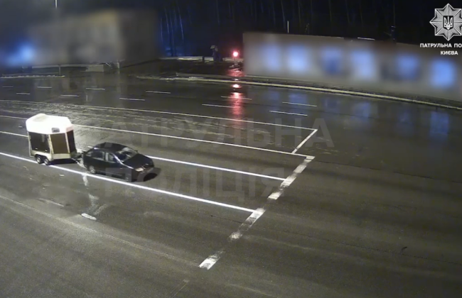 У Києві оштрафували водійку, яка рухалася у комендантську годину з вимкненим світлом фар