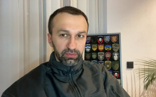 Треба міняти тих, хто на Сході, тими, хто на Заході, бо воюють 54-річні, — радник глави ОП Сергій Лещенко