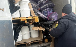Под видом гуманитарной помощи в Украину пытались ввезти косметические средства на более чем 3 млн гривен