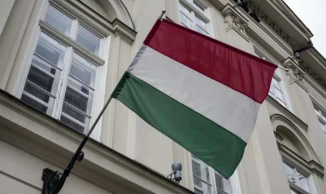 Венгрия решила никогда не поставлять Украине оружие